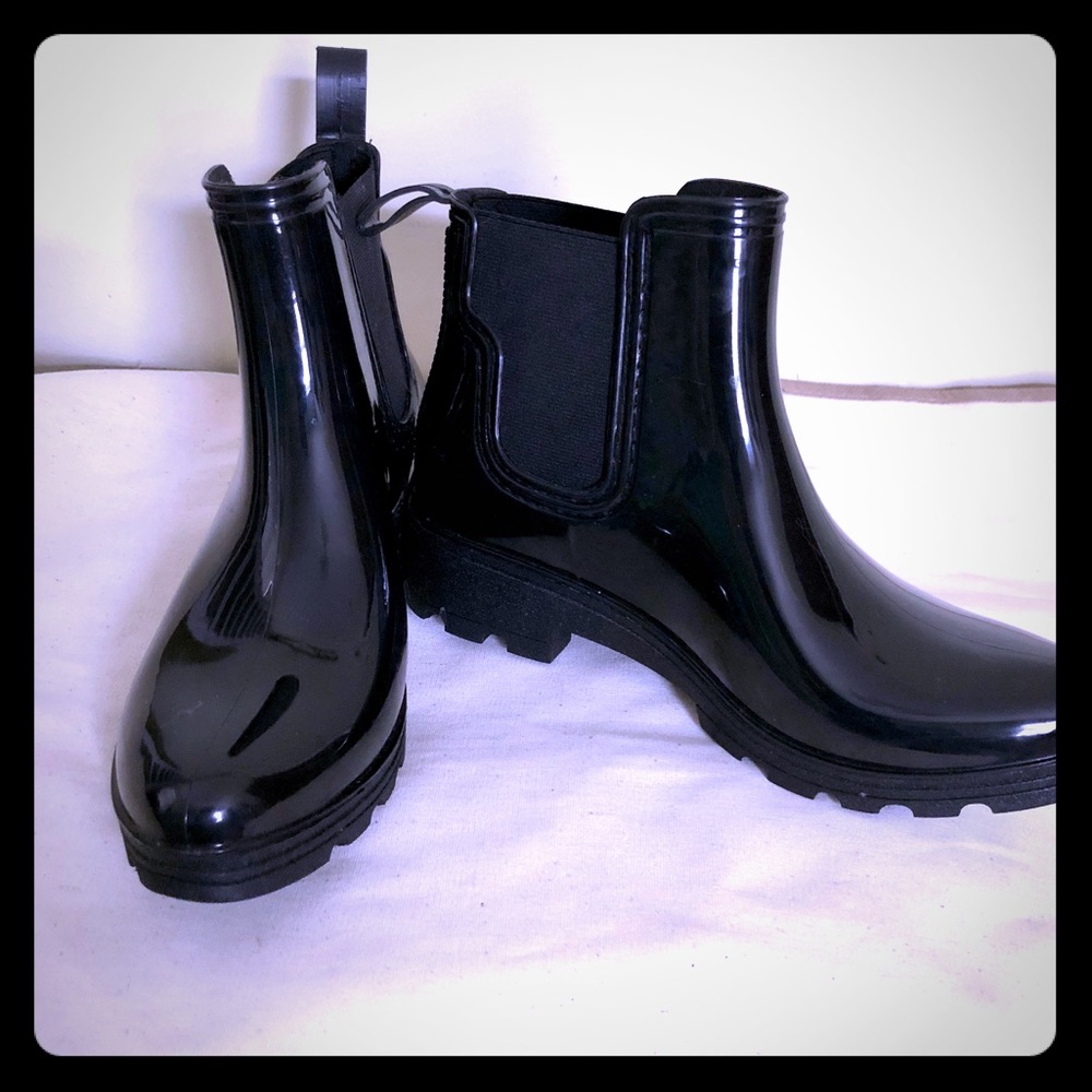 Black Rubber Rain Boots